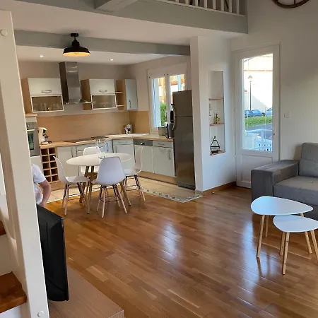 Maison Individuel A A Deux Minutes A Pied De La Gare De Dauville *